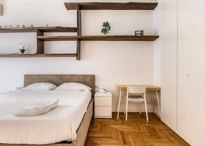 Ampio Zona Moscova Con Due Terrazzi ميلان