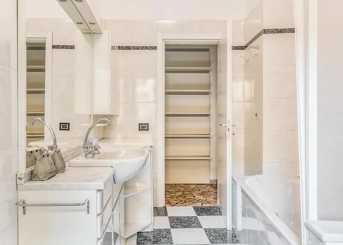 Apartmán Ampio Zona Moscova Con Due Terrazzi