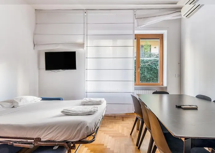 Ampio Zona Moscova Con Due Terrazzi