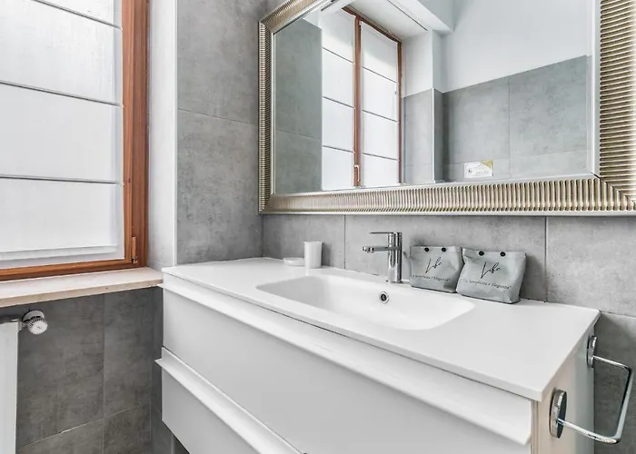 Ampio Zona Moscova Con Due Terrazzi *