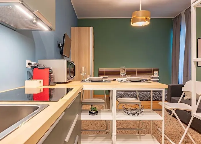 아파트 Guest Planet - Cozy Housing Porta Romana M3 *
