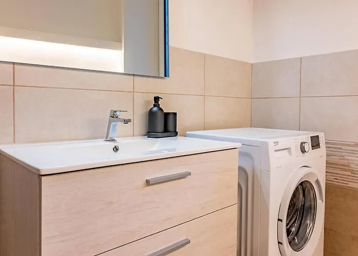 Guest Planet - Cozy Housing Porta Romana M3 Apartment *