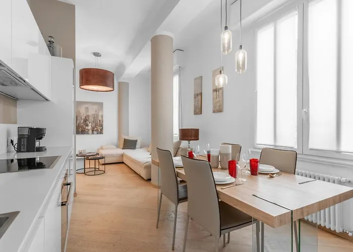 Tag11 -luxury 15 Minutes From The Duomo - דירה