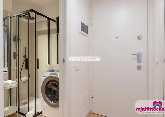 Black And Porta Venezia *