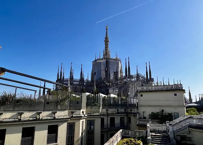 Big Duomo View Sailboat-inspired Penthouse