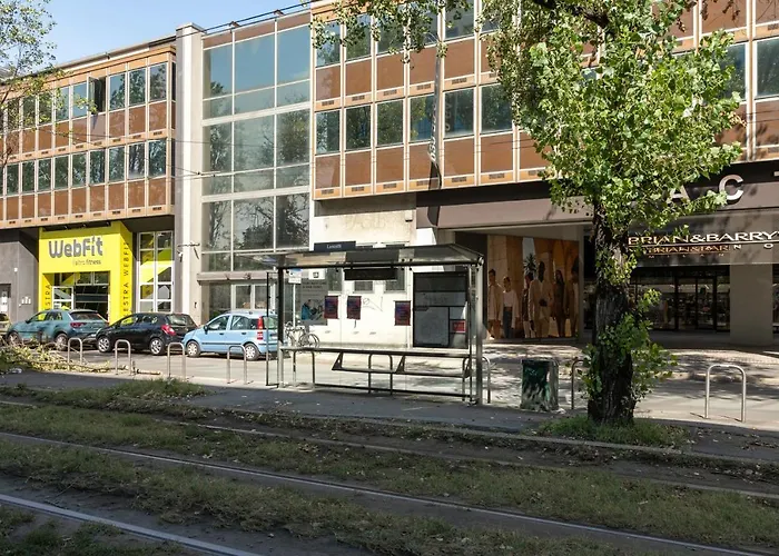 Luna Homes - In Farini * Milan