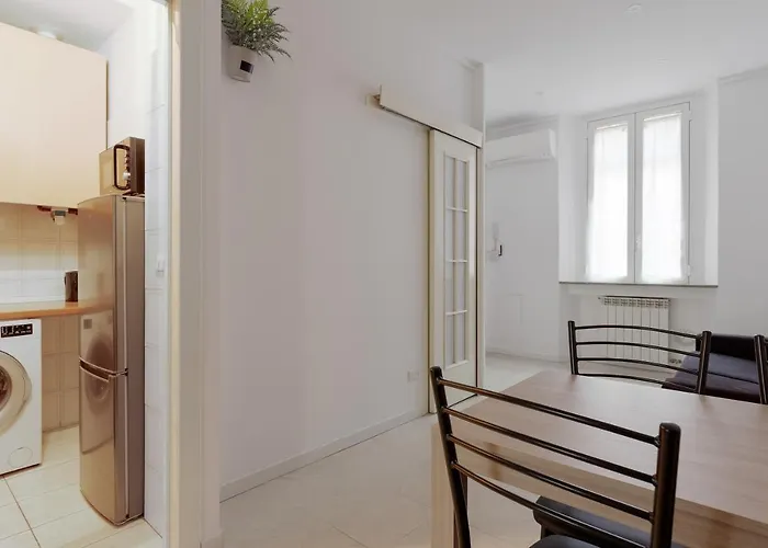 Famagosta M2 Subway Apartment Mailand