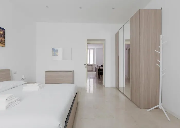 Famagosta M2 Subway Mailand