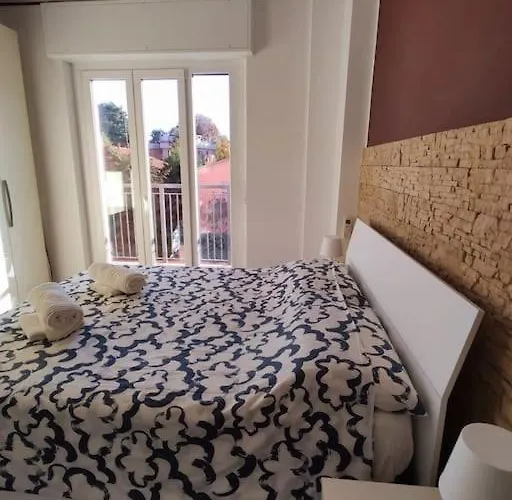 Bilocale Luminoso E Accogliente Zona Marche Apartmán *