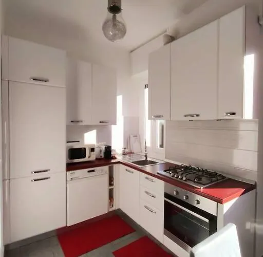 Bilocale Luminoso E Accogliente Zona Marche Apartmán *