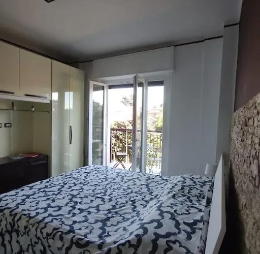 Bilocale Luminoso E Accogliente Zona Marche *