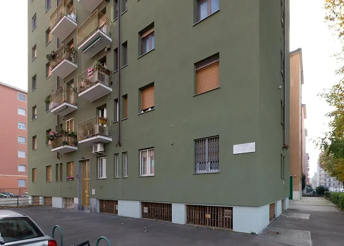 Guesthost - Cimiano M2 Balcony