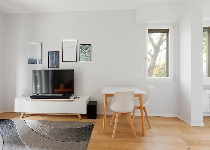 Guesthost - Cimiano M2 Balcony *