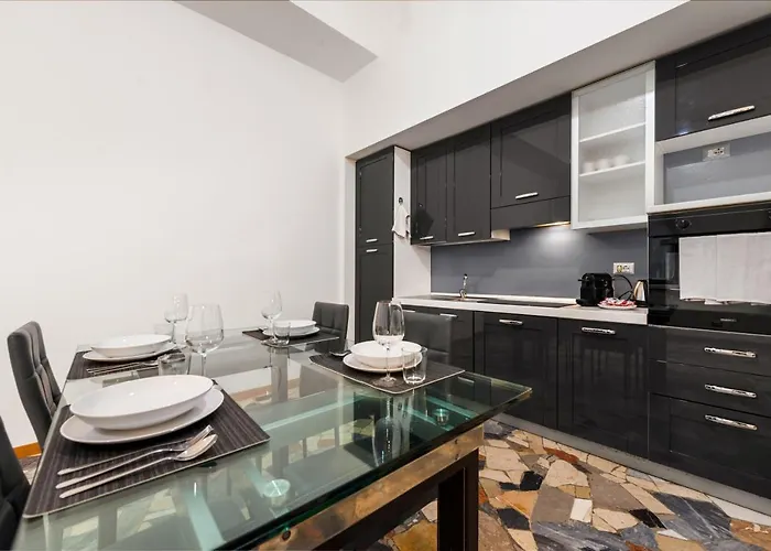 Con Metro Diretta 10 Minuti Duomo דירה