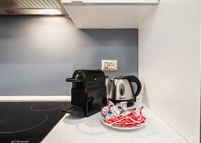 Con Metro Diretta 10 Minuti Duomo דירה