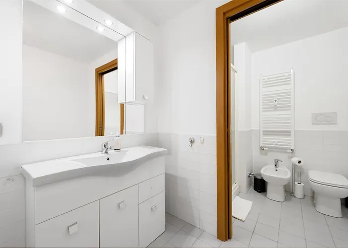 Con Metro Diretta 10 Minuti Duomo * מילאנו