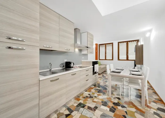 Con Metro Diretta 10 Minuti Duomo