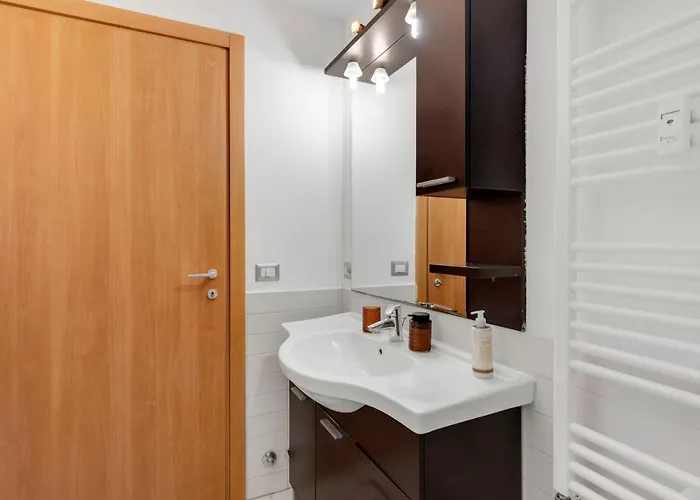 Con Metro Diretta 10 Minuti Duomo מילאנו