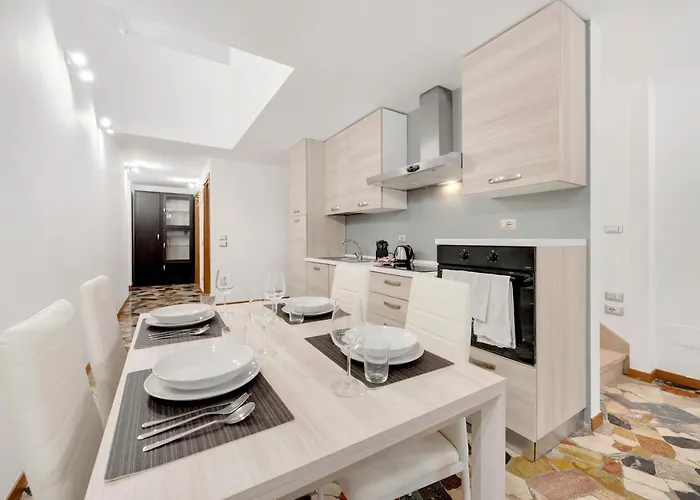 Con Metro Diretta 10 Minuti Duomo מילאנו