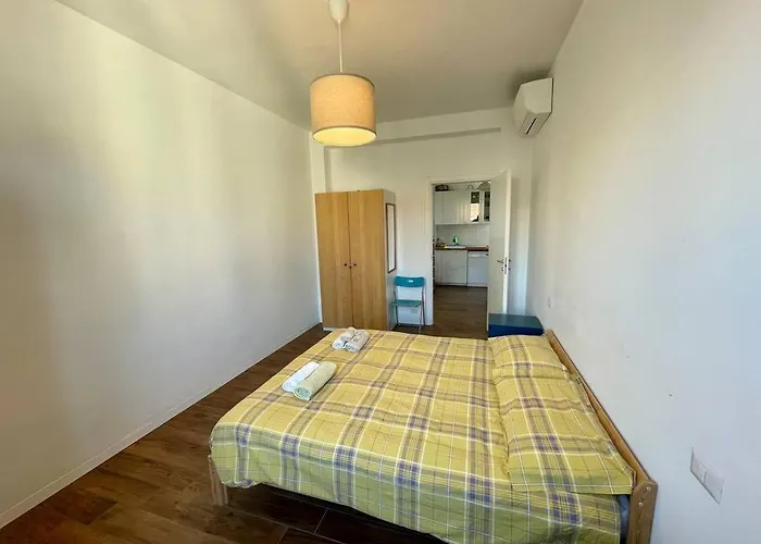 Bocconi And Navigli Lägenhet *