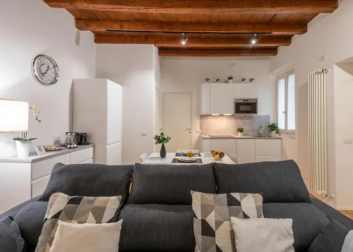 Monte Nero, 62 - Comodo E In Posizione *