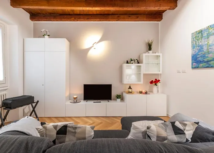 Monte Nero, 62 - Comodo E In Posizione * Milano