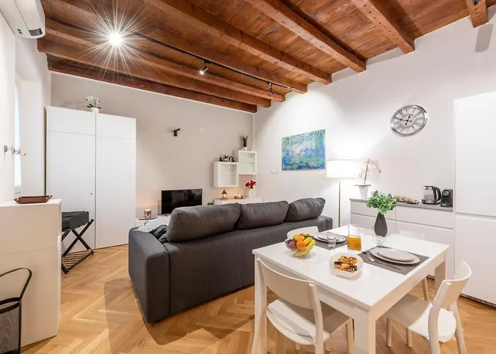 Monte Nero, 62 - Comodo E In Posizione 아파트 *