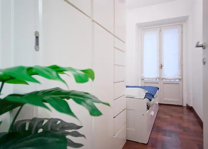 Hale - Crocetta מילאנו