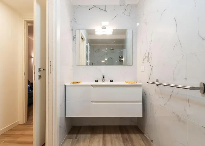 Mora Flexyrent A.c. - Colonne דירה *