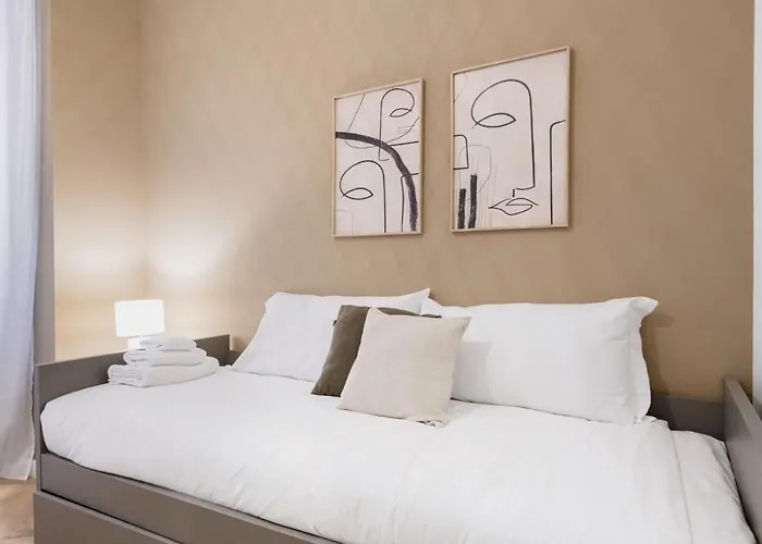 Easylife - - Olmetto 14 - Duomo Апартаменты *