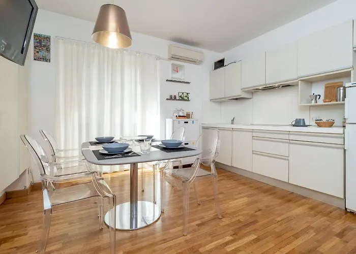 La Dolce Vita In Center