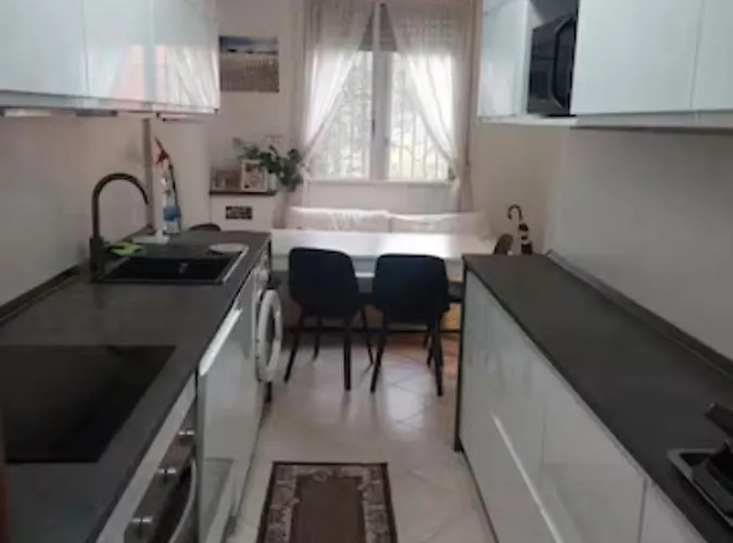 Singola Nel Vicino Metro מילאנו