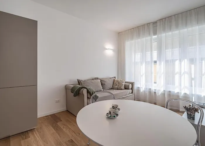 S Agostino - Porta Genova *