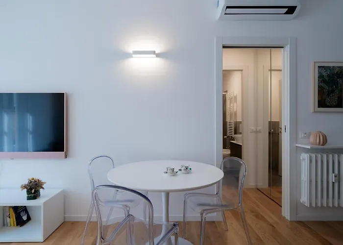 S Agostino - Porta Genova *