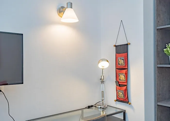 Con Due - Free Parking