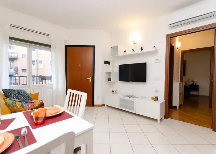 Vivimihome - Bilo A 5 Minuti Da San Siro Con Garage アパート ミラノ