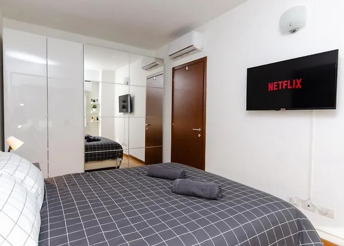 Vivimihome - Bilo A 5 Minuti Da San Siro Con Garage アパート ミラノ