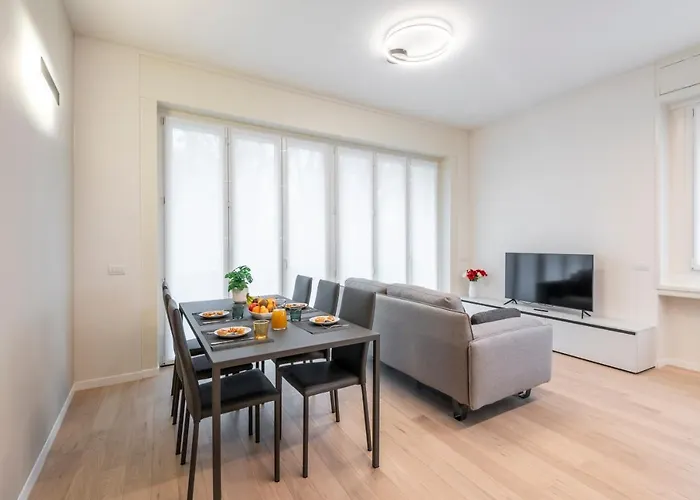 De Amicis, 25 - Nel Cuore Di *