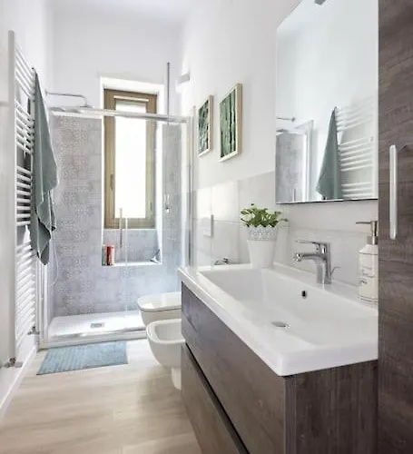 Youhosty - Pellegrini 8/4 Milán