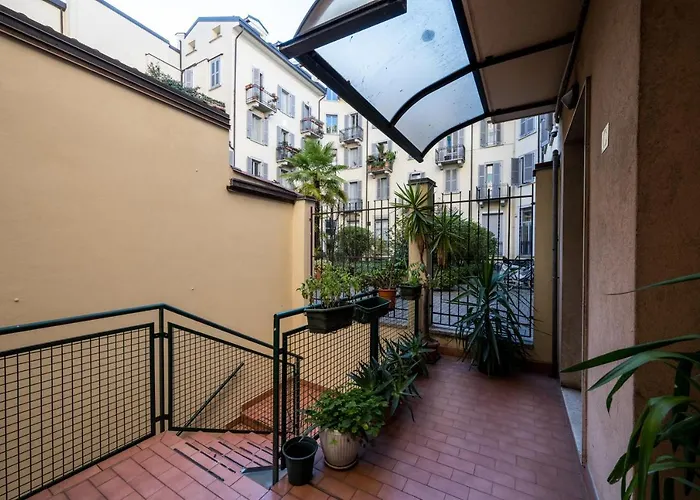 Shortmi Garibaldi * Милан