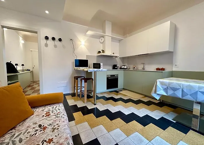 Kibilu - Via Cibrario Linea Rossa Metro Rovereto - Vicinanze Stazione * Milán