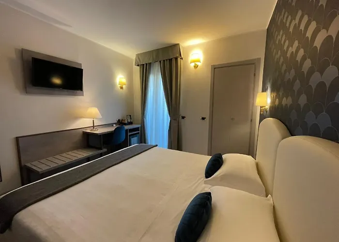 Отель Florence 3*