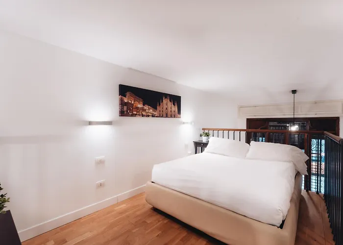 Charming De Togni ミラノ