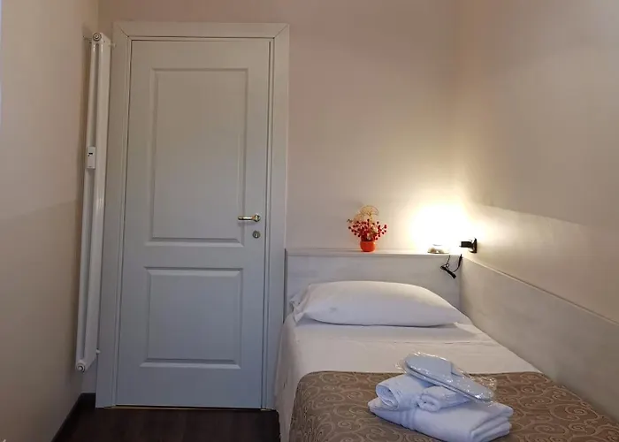 Gæstehus Station Group - Via Sammartini 15 Milano