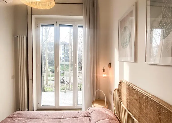 Molino Cozy With Park View In Downtown アパート
