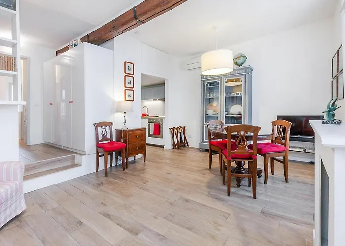 Lägenhet Charming And Elegant Historic Center Of Milano