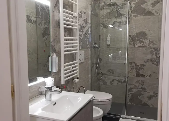 Station Group - Via Sammartini 15