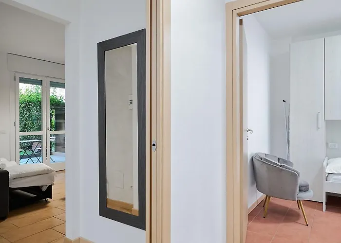 Xenia - Spacious And Bright New Flat With Garden 아파트 *