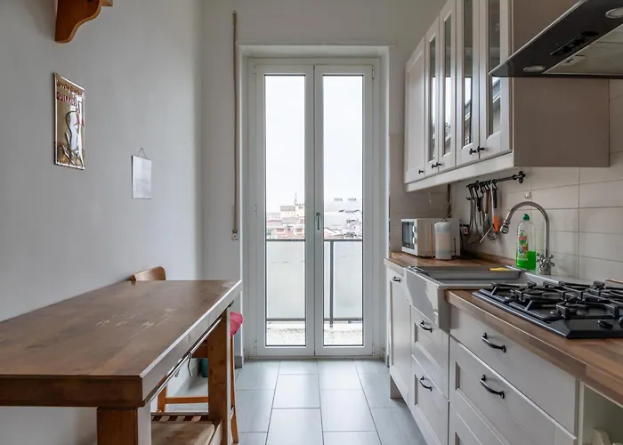 Panoramic Views, Location 밀라노