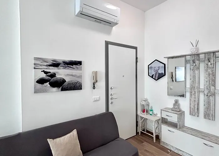 Bilocale In Bande Nere-metro Rossa Duomo * מילאנו